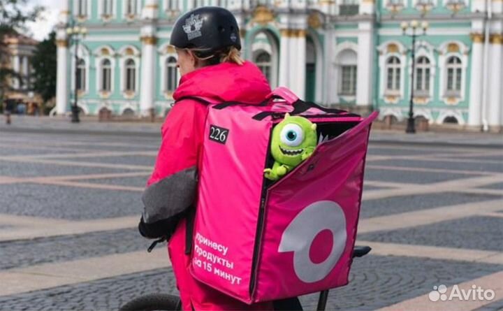 Курьер на велосипеде