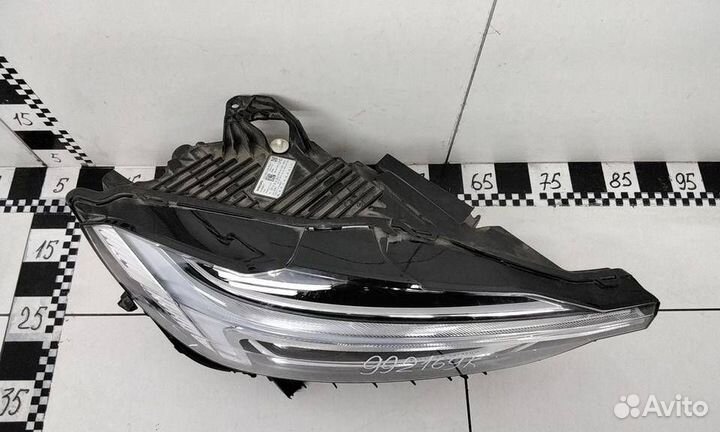 Фара правая Volvo XC60