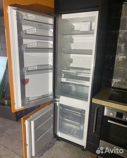 Кухонный гарнитур с техникой