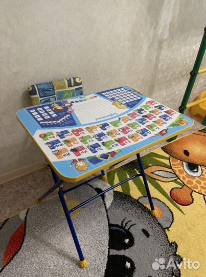 Детский столик и стульчик
