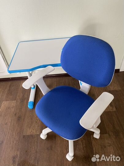 Стул и стол для школьника