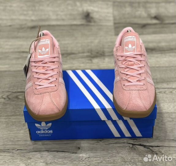 Кроссовки женские Adidas Bermuda