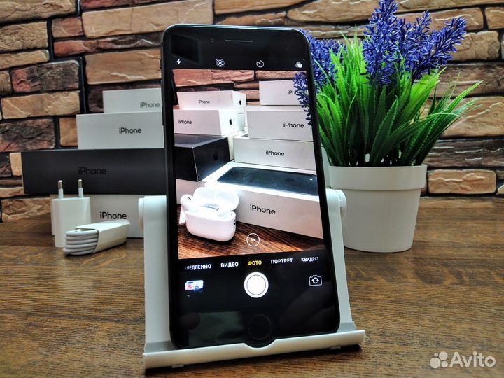 iPhone 8 Plus, 64 ГБ