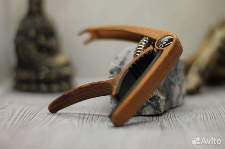 Каподастр для гитары