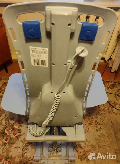 Кресло для подъема в ванну