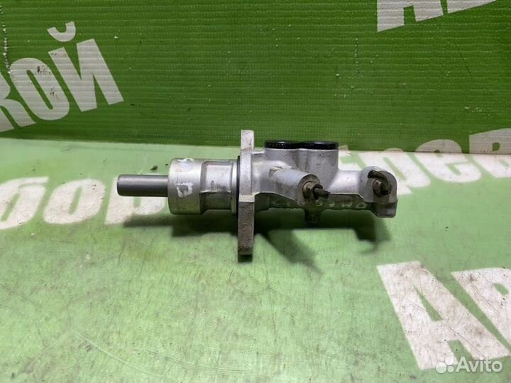 Главный тормозной цилиндр Opel Omega B X20XE