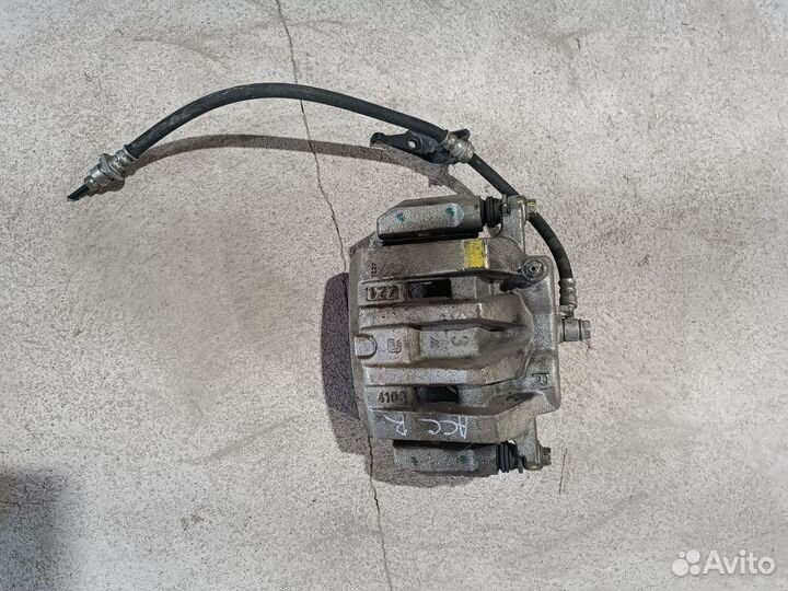 Суппорт передний правый Honda Accord 8.Оригинал