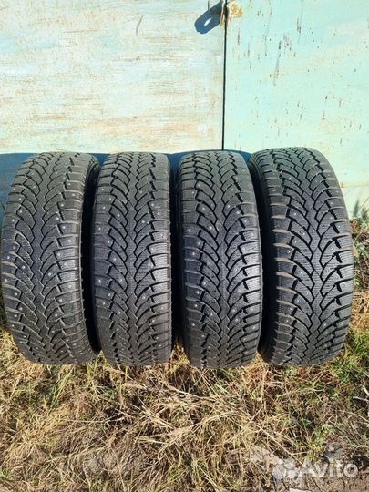 Pirelli Formula Ice 215/65 R16 98T