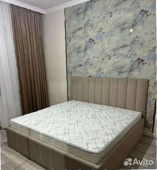 Мягкая кровать с подъемным механизмом