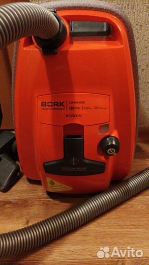 Пылесос Bork V 700, 2100 Вт