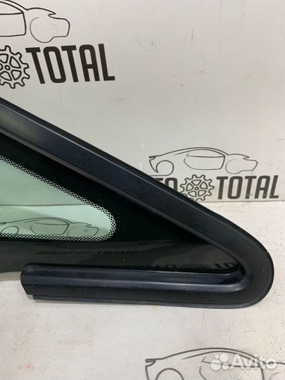 Стекло кузовное переднее правое Honda Civic 4D