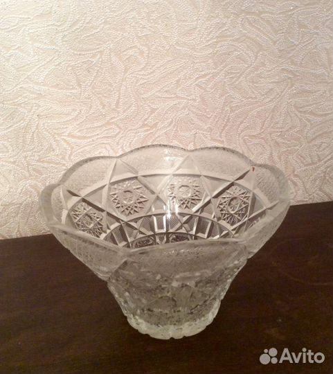 Продаются 2 конфетницы хрустальные, винтаж