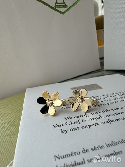 Серьги Frivole Van Cleef золотые с бриллиантами