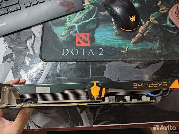 Видеокарта Sapphire Radeon R9 270x Toxic Видеокарт