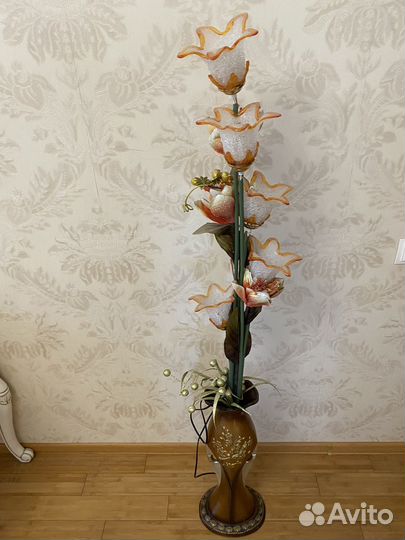 Напольный светильник