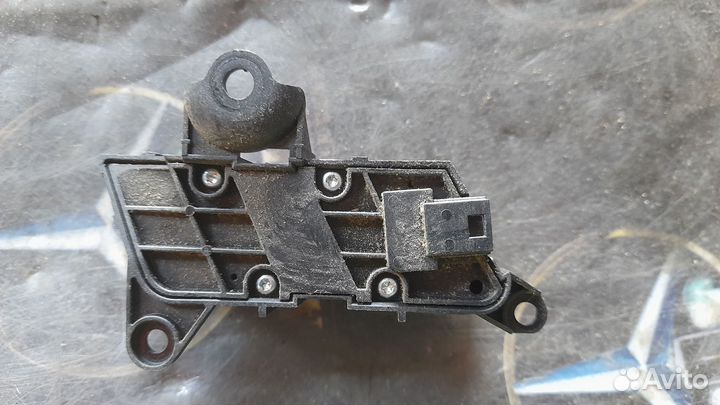 Кнопка центрального замка A2218213051 Мерседес