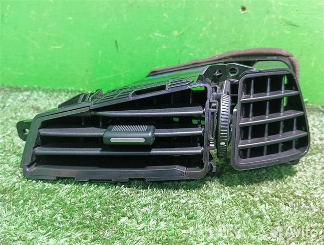 Дефлектор торпедо центральный KIA ceed (ED) 2008