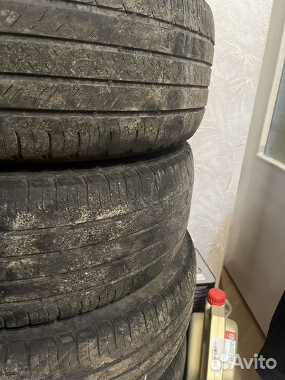 Michelin Latitude Tour HP 215/65 R16 98H