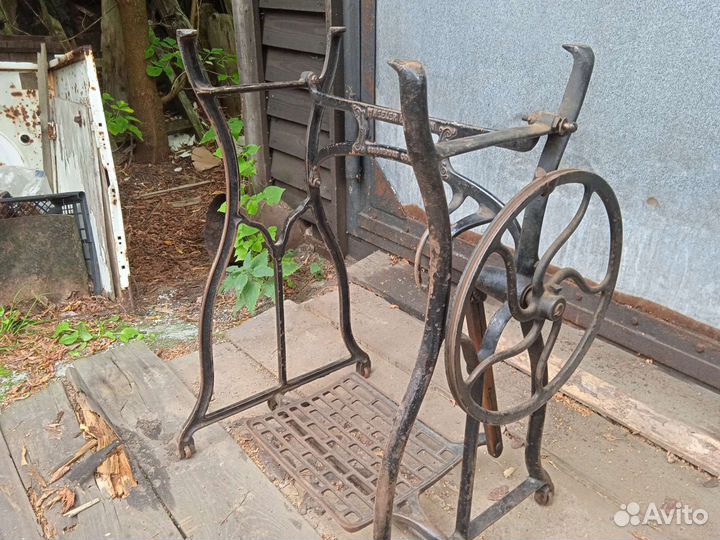 Швейная машина Singer