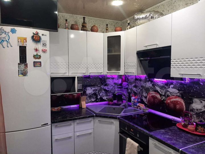 2-к. квартира, 57 м², 1/5 эт.