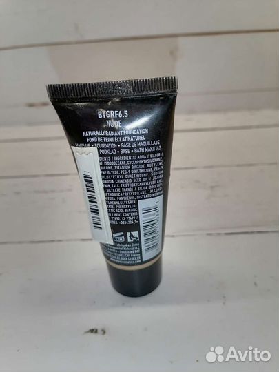 Тональный с эффектом сияния NYX born to glow