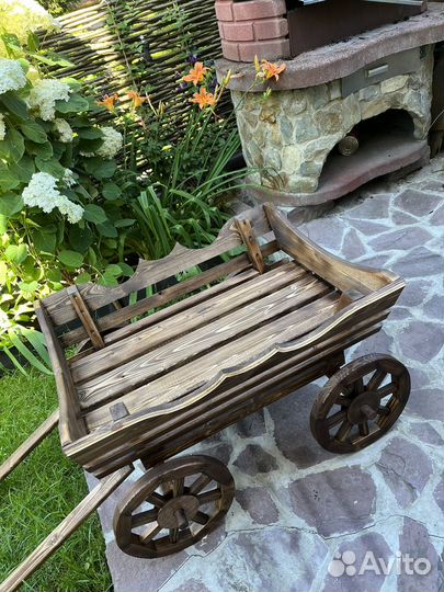 Тележка деревянная резная.Декор для сада