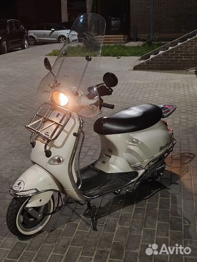 Продам скутер vespa et 4