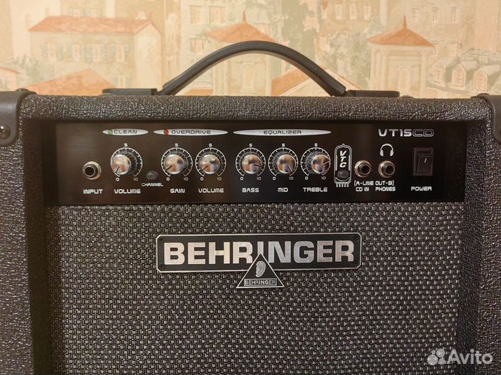 Гитарный комбоусилитель behringer vt15cd