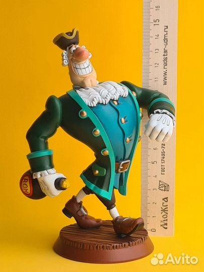 Доктор Ливси фигурка