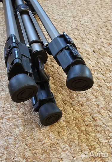 Штатив для фотоаппарата