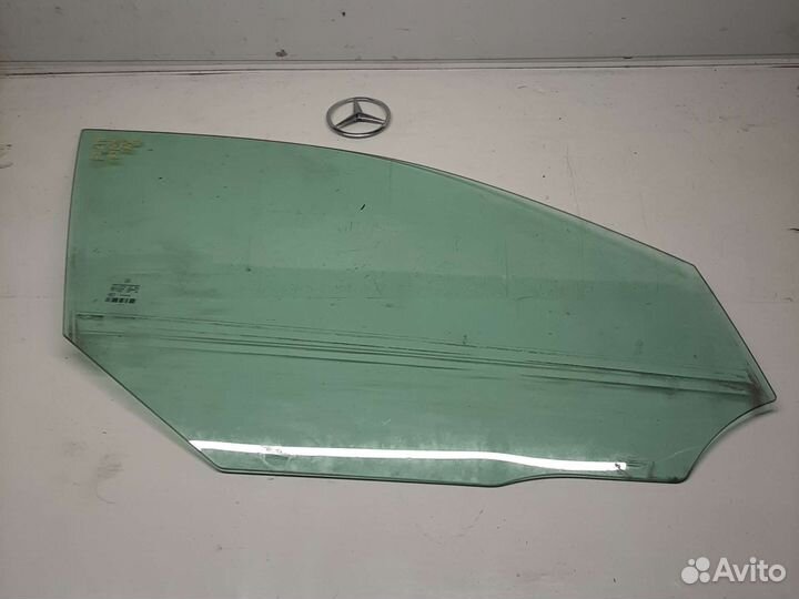Стекло передние правое w212