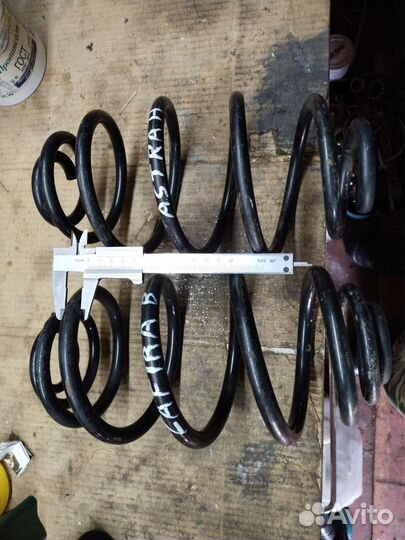 Пружина задней подвески Опель Зафира Б Астра Н