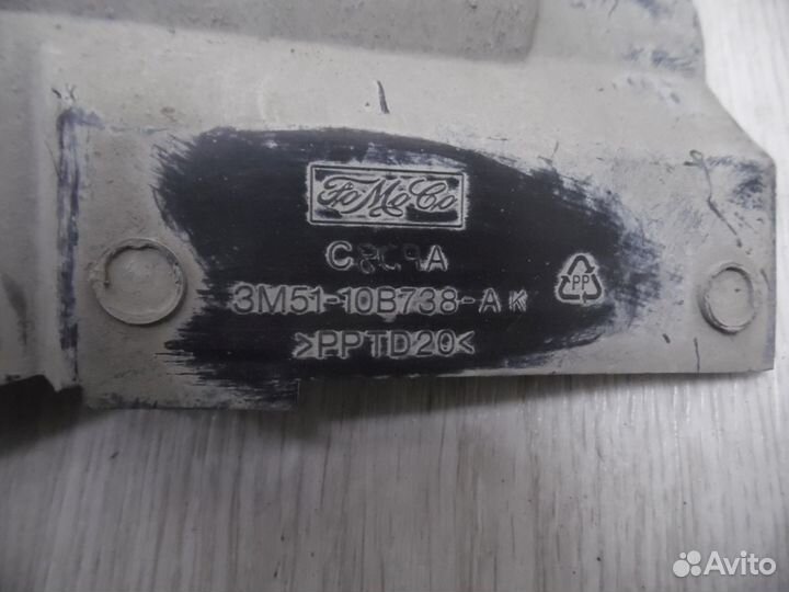 Воздуховод радиатора правый Ford Focus II 2008-201