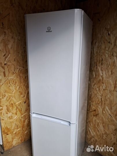 Холодильник Indesit 185 см. Привезу