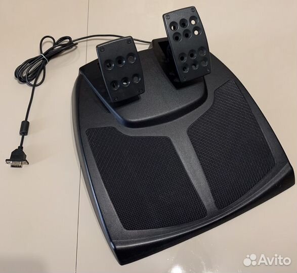 Руль Logitech momo racing