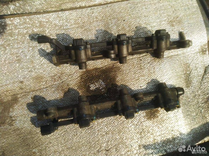 Топливная рампа форсунки Mazda 626 GF рест. GF