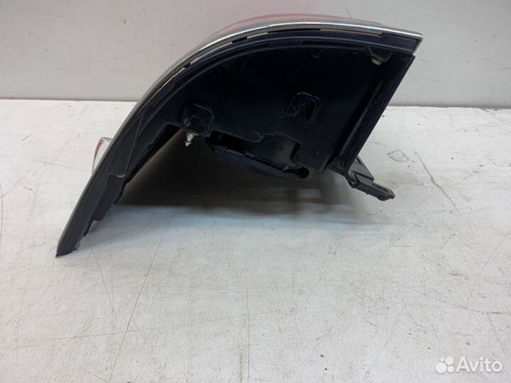 Фонарь задний левый Toyota Land Cruiser 200