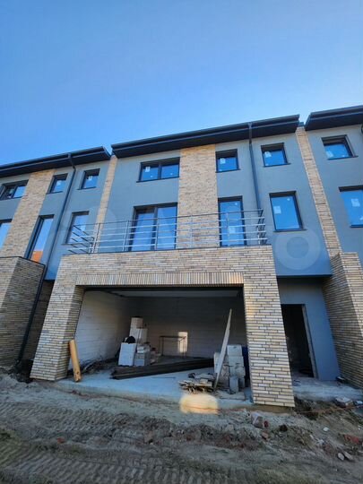 Таунхаус 240 м² на участке 2 сот.