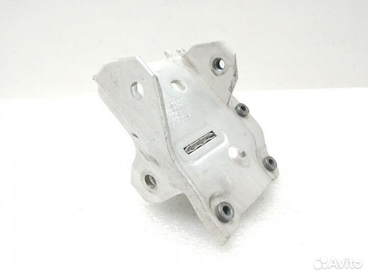 Кронштейн радиатора передний левый Bmw 5-Series