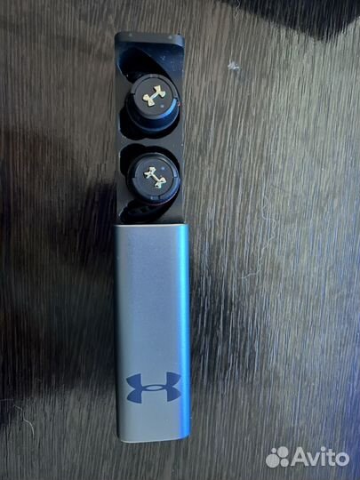 Беспроводные наушники jbl