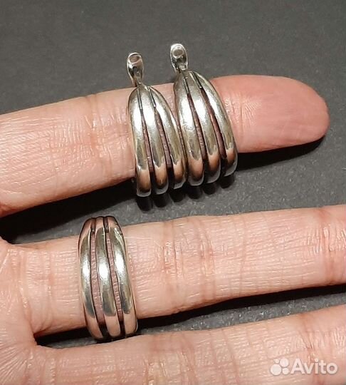 Серебряное кольцо