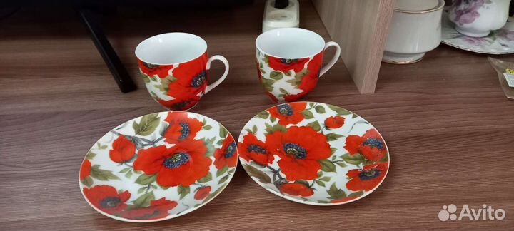 Чашки с блюдцами
