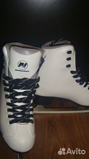 Продам коньки
