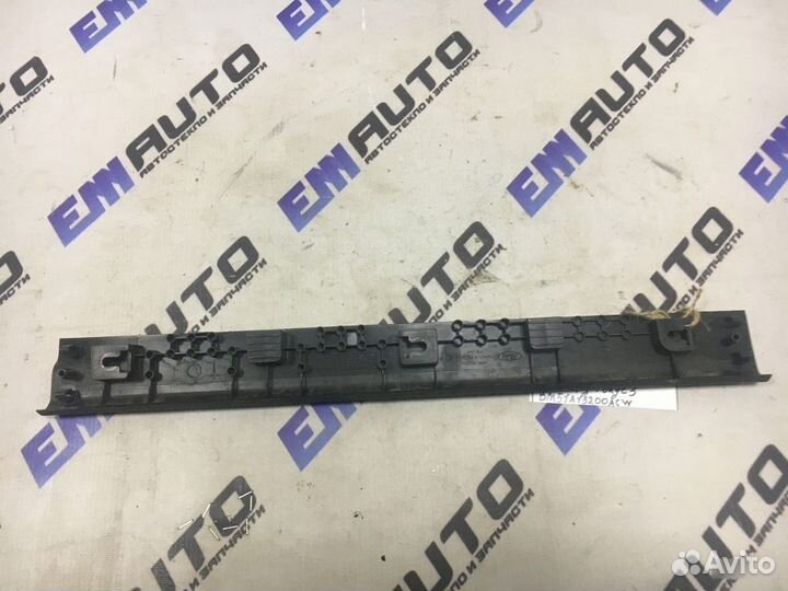 Обшивка порога передняя правая Форд Фокус 3