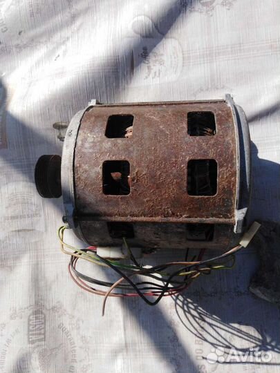 Электродвигатель со стиральной машины indesit