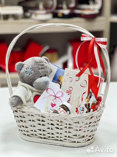 Подарочные боксы со сладостями