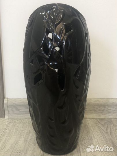 Декоративная ваза черная