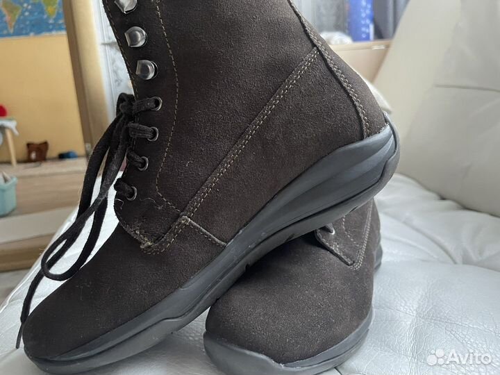 Ботинки демисезонные для девочки Swissies