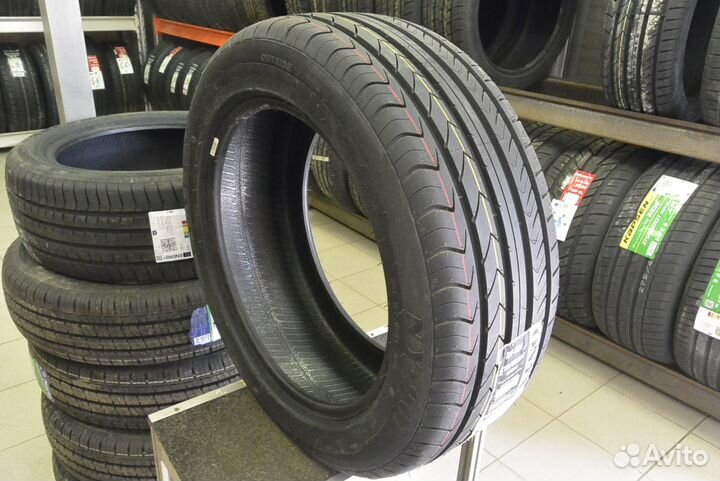 ONYX NY-901 215/55 R17 98W