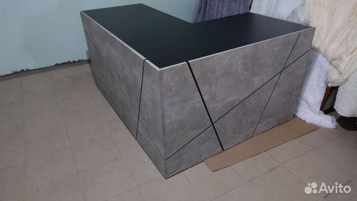 Письменный стол